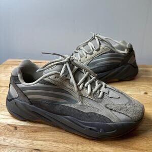 Adidas Men's Yeezy Boost 700 V2 'Tephra' Sneaker, Size 10.5, EUC
